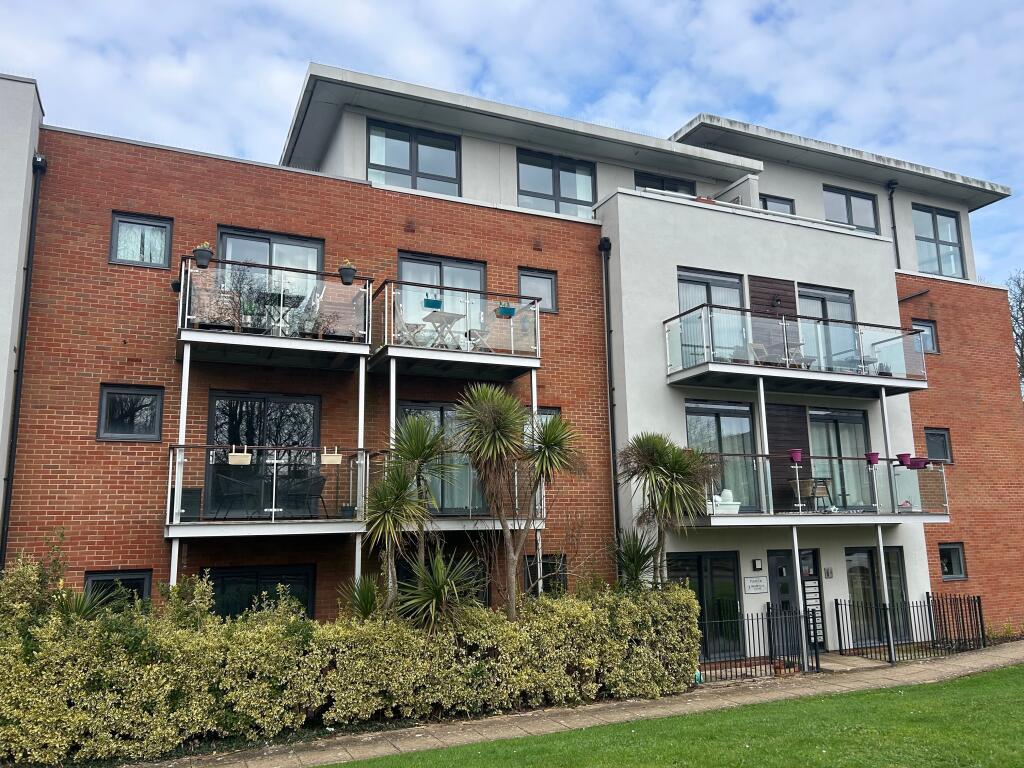 2 bed 1st Floor Flat for rent in Lewisham. From Comber & Company - Blackheath Village 2 bed 1st Floor Flat for rent in Lewisham. From Comber & Company - Blackheath Village