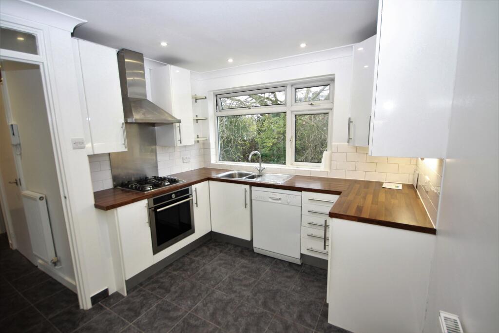 1 bed 1st Floor Flat for rent in Greenwich. From Comber & Company - Blackheath Village