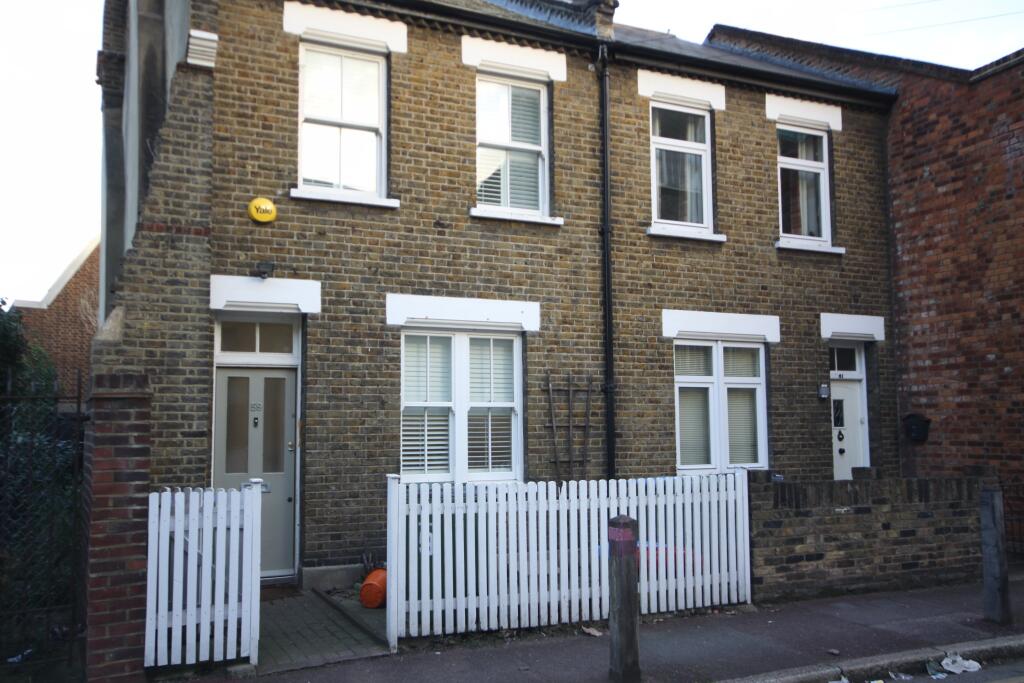3 bed Semi Detached for rent in Greenwich. From Comber & Company - Blackheath Village