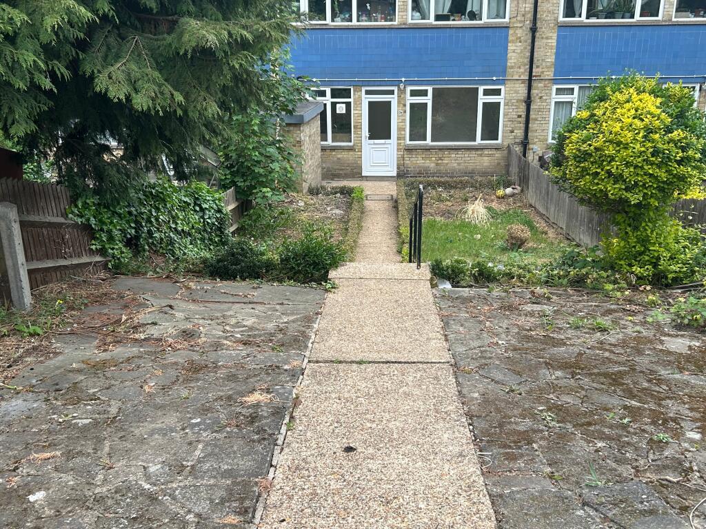 1 bed 1st Floor Flat for rent in Lewisham. From Comber & Company - Blackheath Village