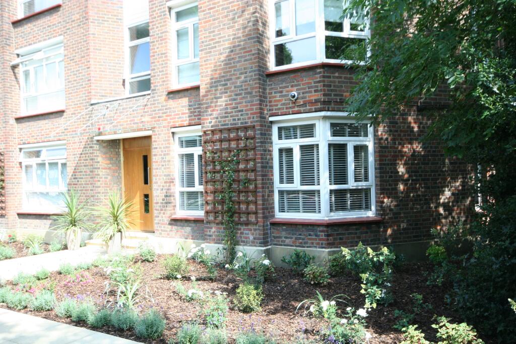 1 bed 1st Floor Flat for rent in Greenwich. From Comber & Company - Blackheath Village