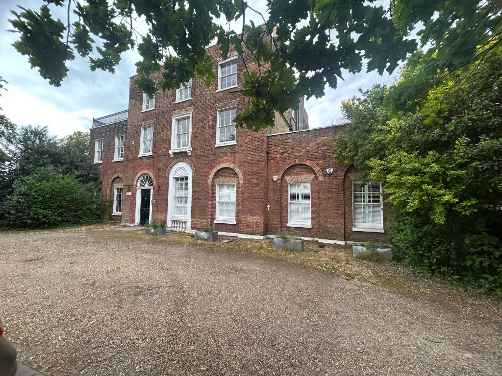 3 bed 1st Floor Flat for rent in Lewisham. From Comber & Company - Blackheath Village 3 bed 1st Floor Flat for rent in Lewisham. From Comber & Company - Blackheath Village