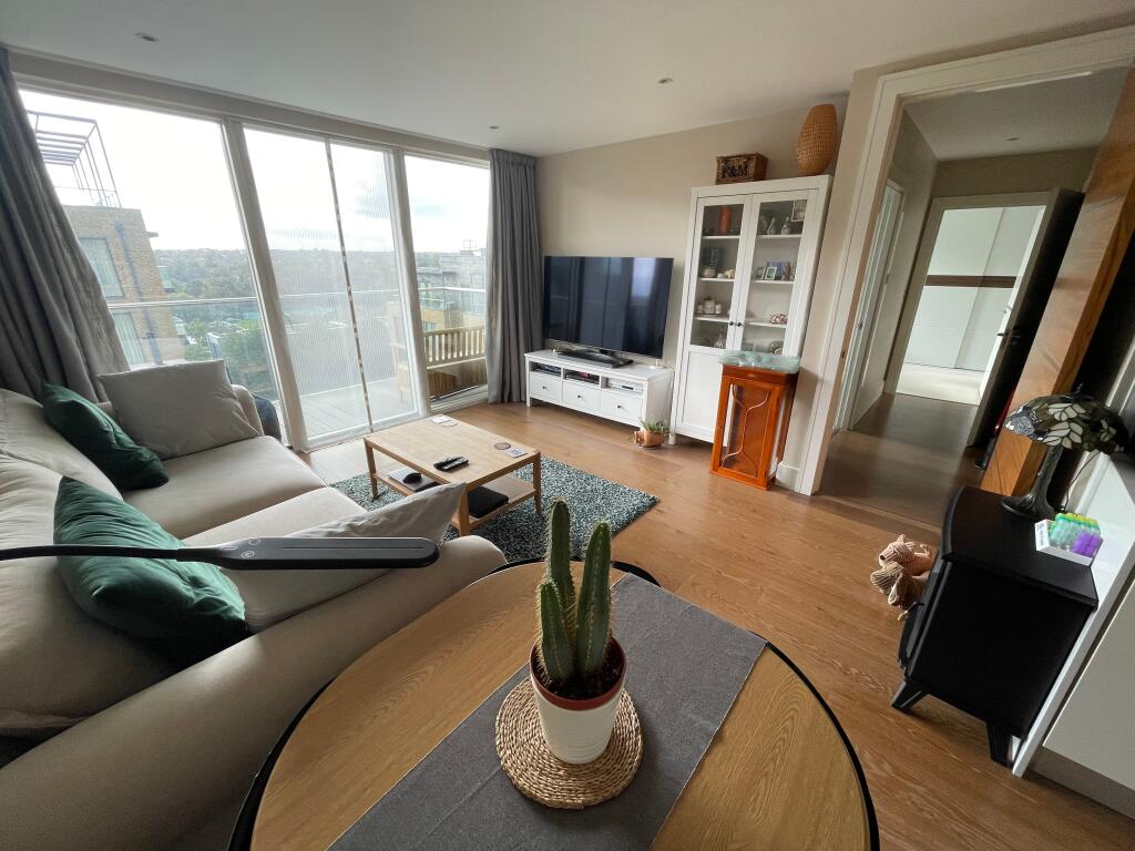 2 bed 1st Floor Flat for rent in Lewisham. From Comber & Company - Blackheath Village