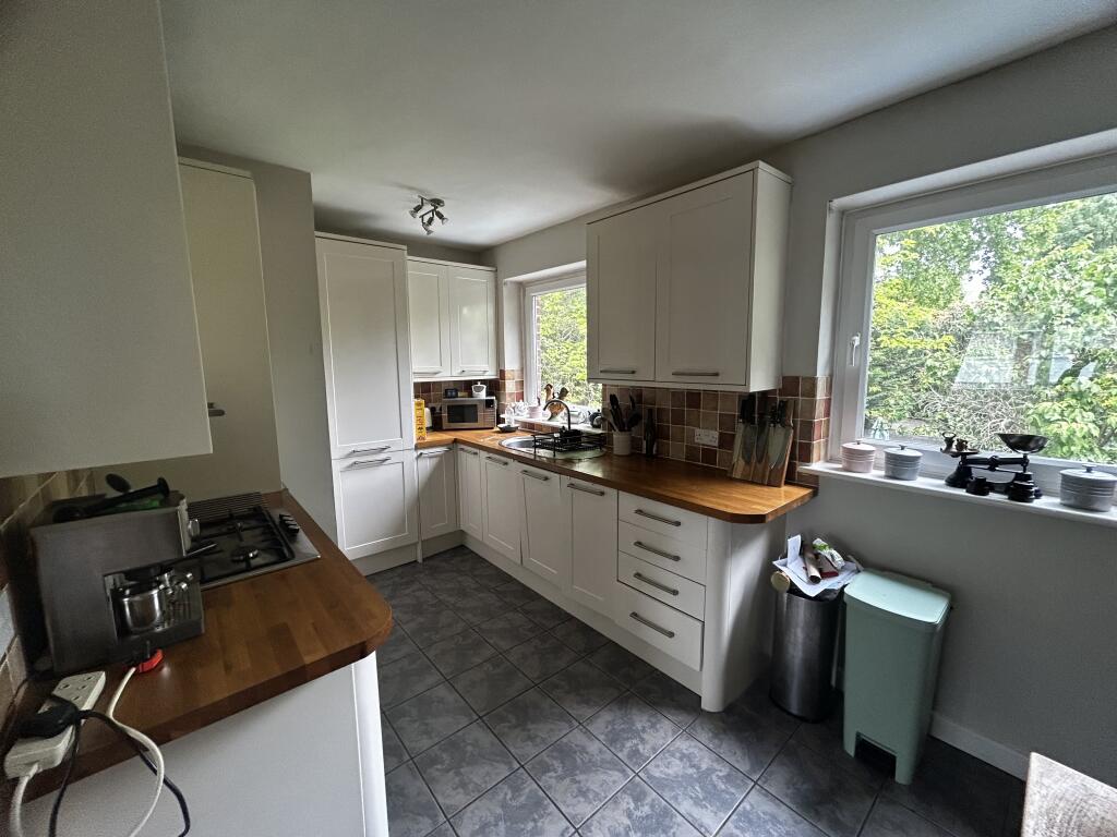 3 bed Mid Terraced House for rent in Lewisham. From Comber & Company - Blackheath Village