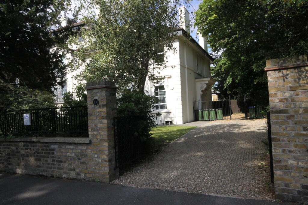 1 bed 1st Floor Flat for rent in Greenwich. From Comber & Company - Blackheath Village