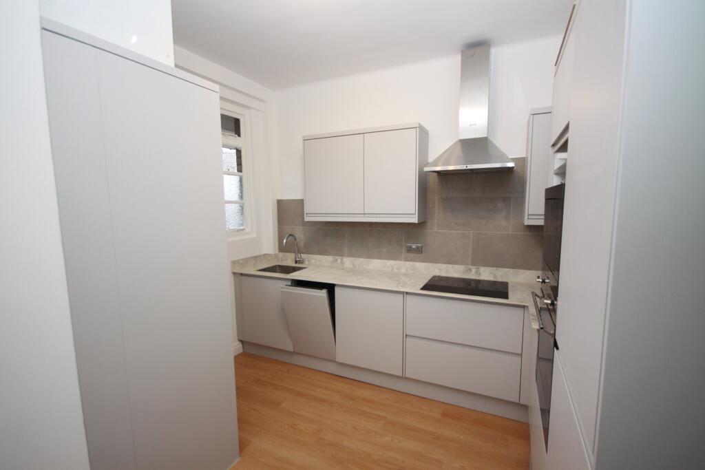 2 bed 1st Floor Flat for rent in Lewisham. From Comber & Company - Blackheath Village