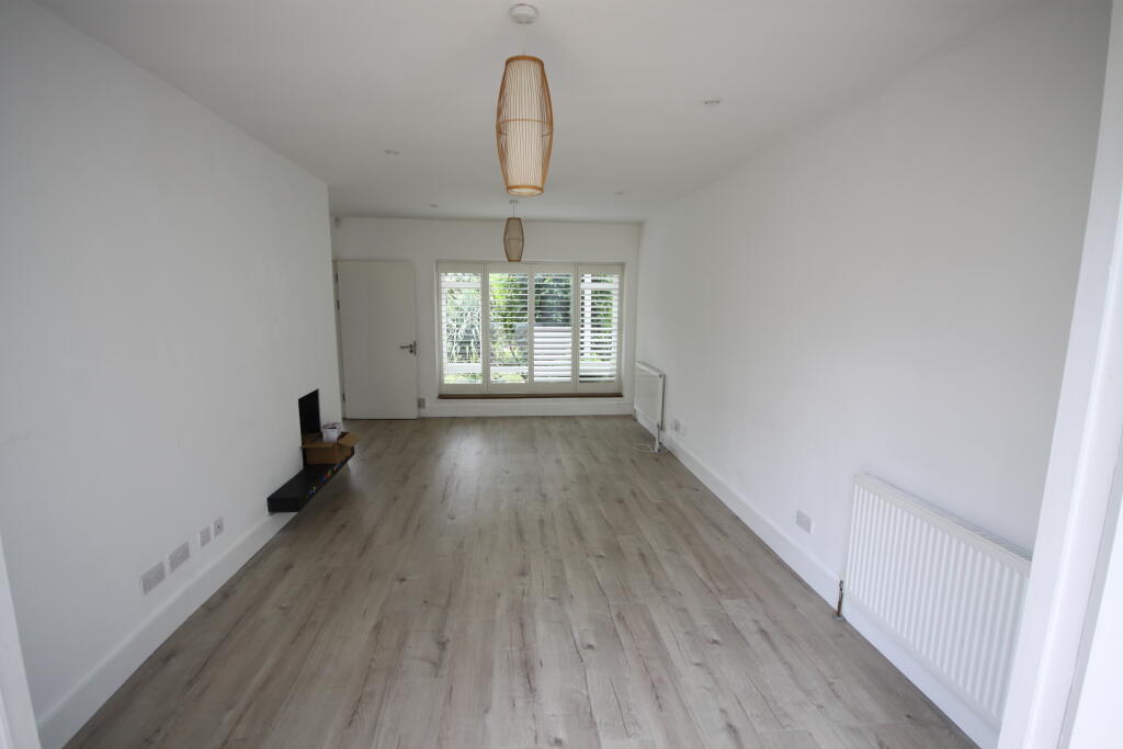4 bed Semi Detached for rent in Greenwich. From Comber & Company - Blackheath Village 4 bed Semi Detached for rent in Greenwich. From Comber & Company - Blackheath Village