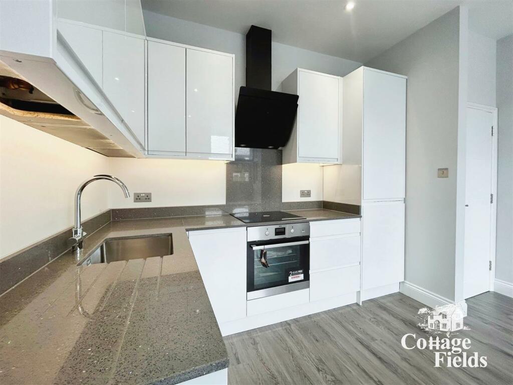 3 bed Flat for rent in Crews Hill. From Cottage Fields - Enfield