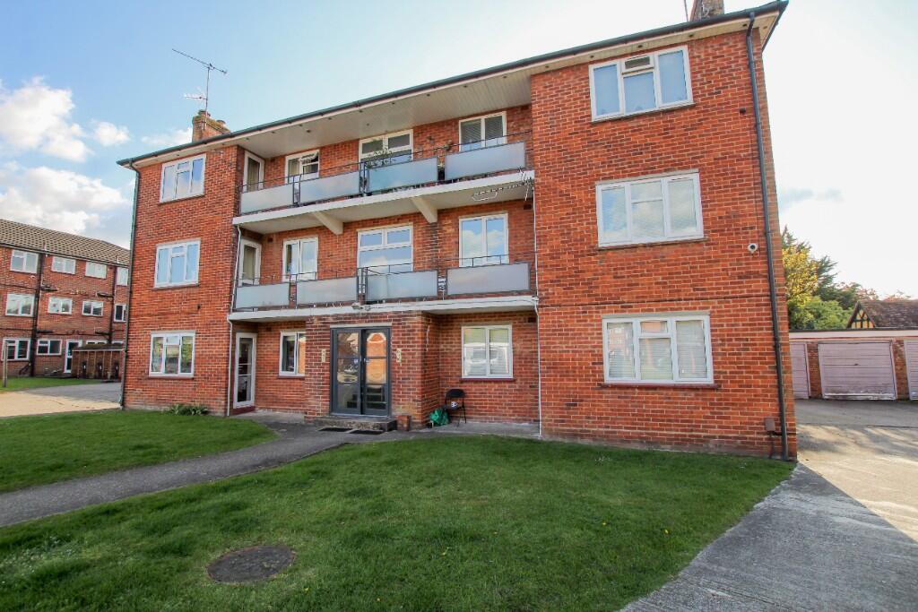 2 bed 1st Floor Flat for rent in Newbury. From County Property Management - Newbury