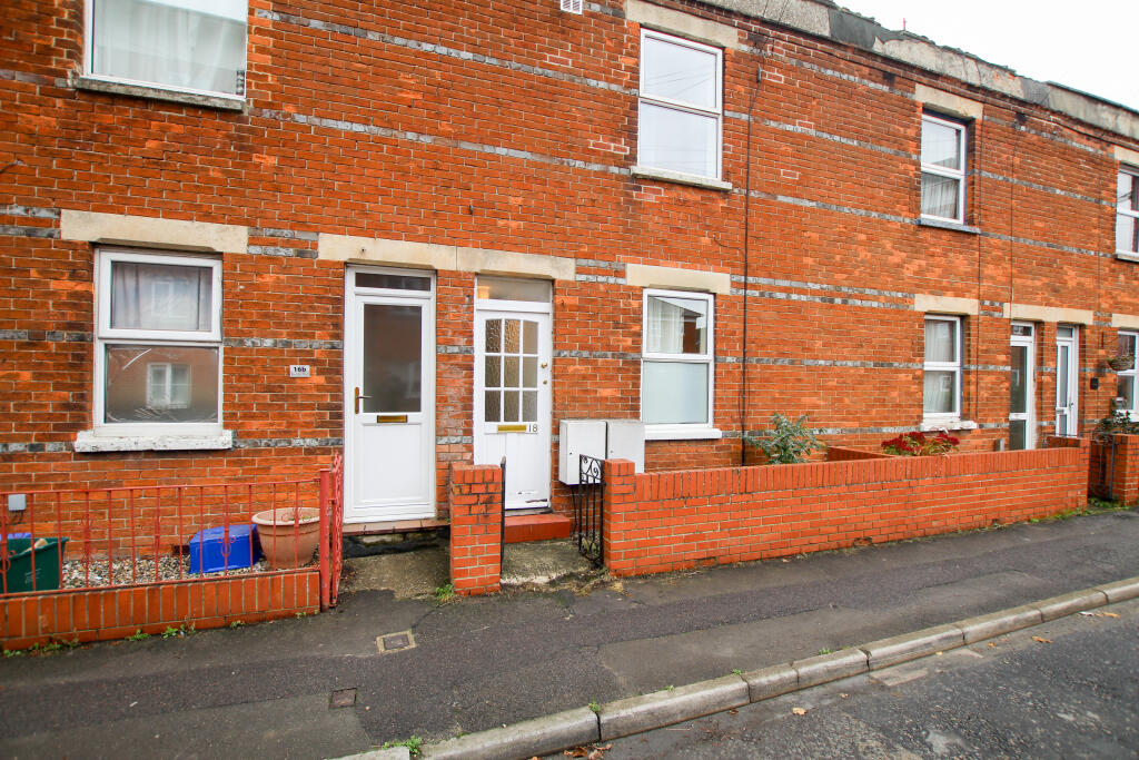 1 bed 1st Floor Flat for rent in Newbury. From County Property Management - Newbury