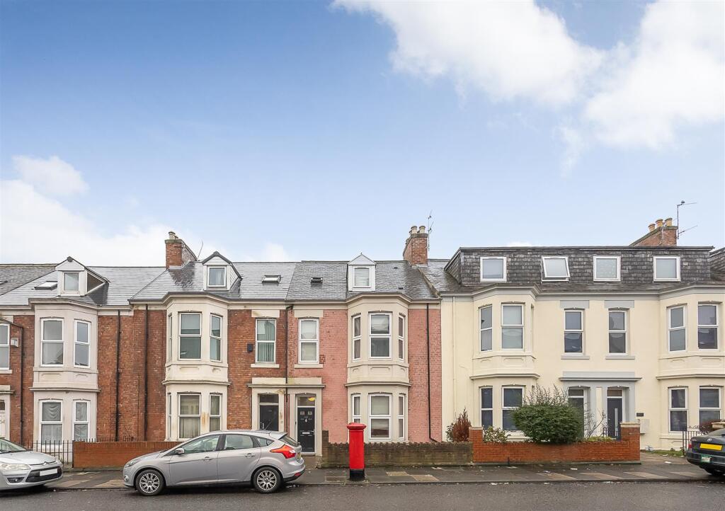6 bed Mid Terraced House for rent in Newcastle upon Tyne. From Bailey & Co. - Jesmond
