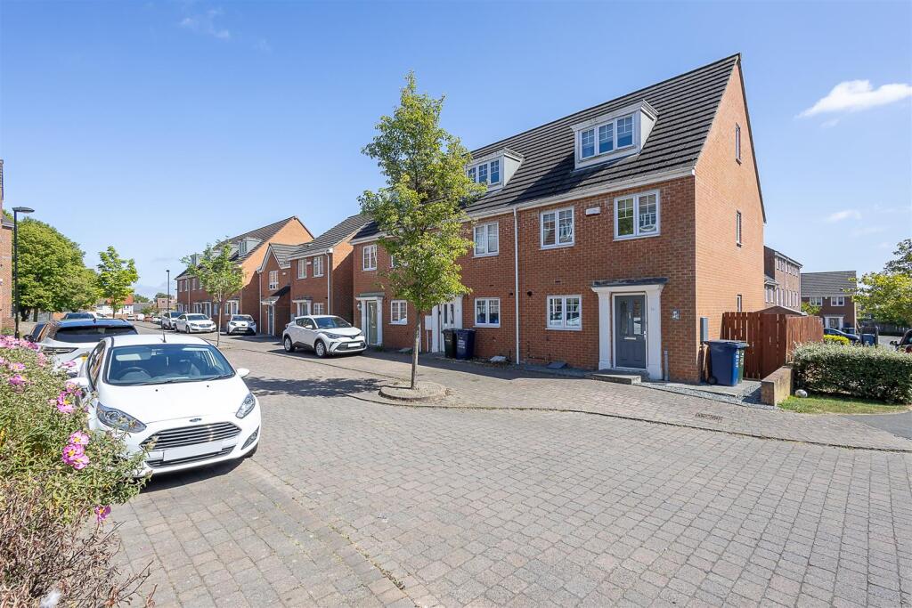 3 bed Mid Terraced House for rent in Newcastle upon Tyne. From Bailey & Co. - Jesmond