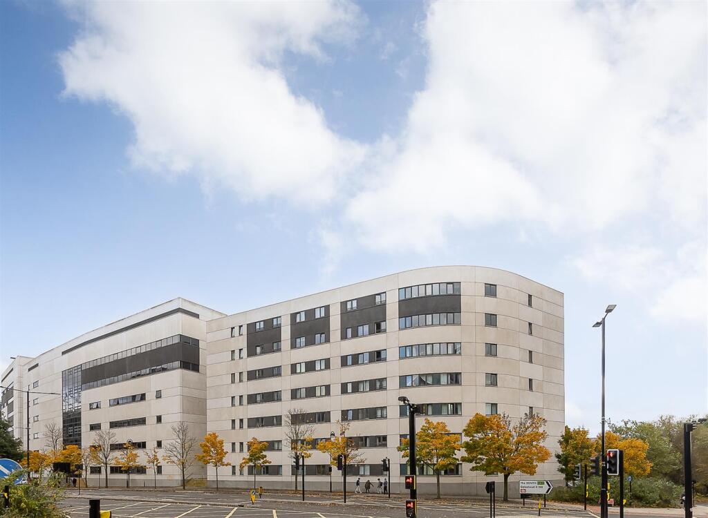 2 bed Penthouse for rent in Newcastle upon Tyne. From Bailey & Co. - Jesmond