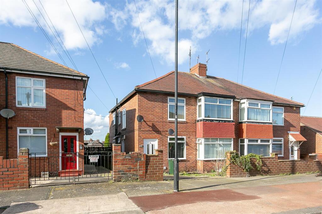 2 bed 1st Floor Flat for rent in Hazlerigg. From Bailey & Co. - Jesmond