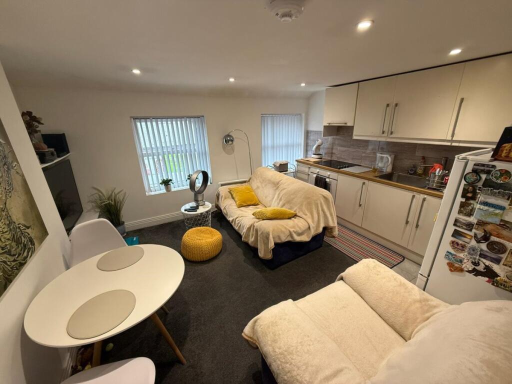 2 bed 1st Floor Flat for rent in High Wycombe. From Chiltern Hills - High Wycombe