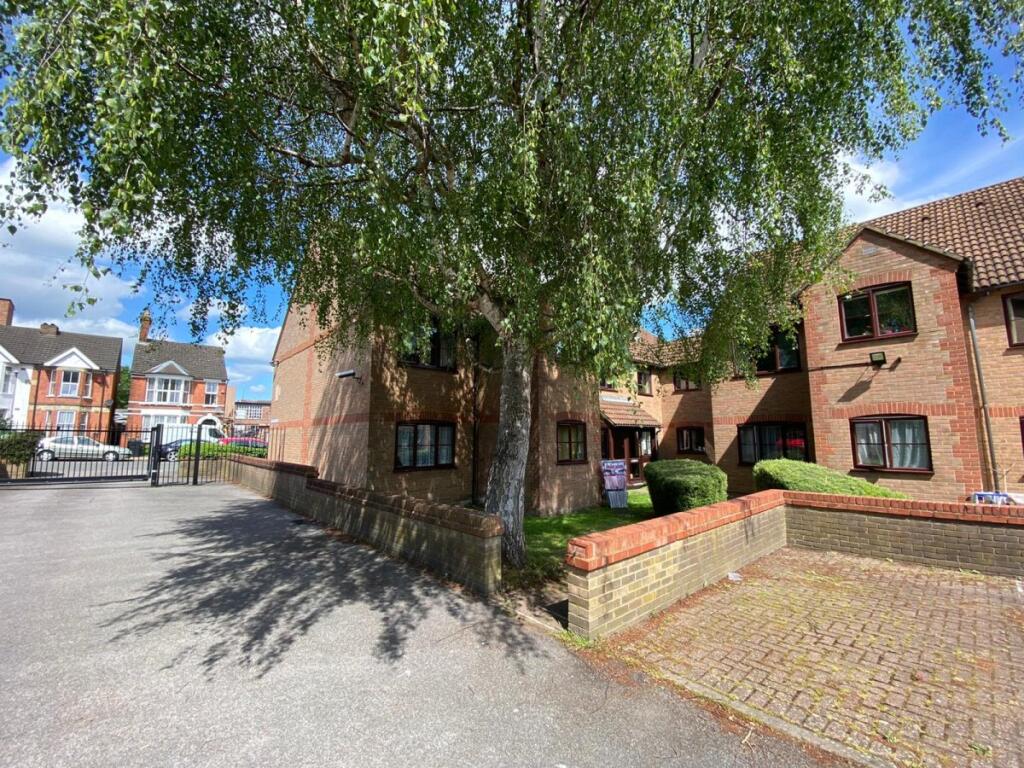 1 bed 1st Floor Flat for rent in High Wycombe. From Chiltern Hills - High Wycombe 1 bed 1st Floor Flat for rent in High Wycombe. From Chiltern Hills - High Wycombe