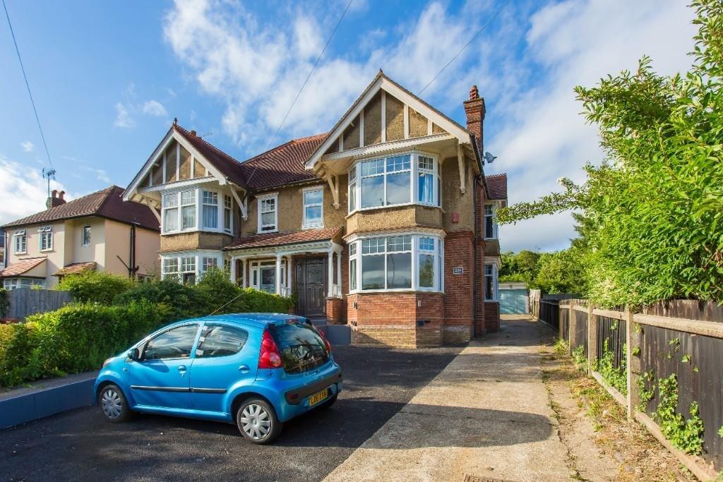 6 bed Semi Detached for rent in Downley. From Chiltern Hills - High Wycombe 6 bed Semi Detached for rent in Downley. From Chiltern Hills - High Wycombe