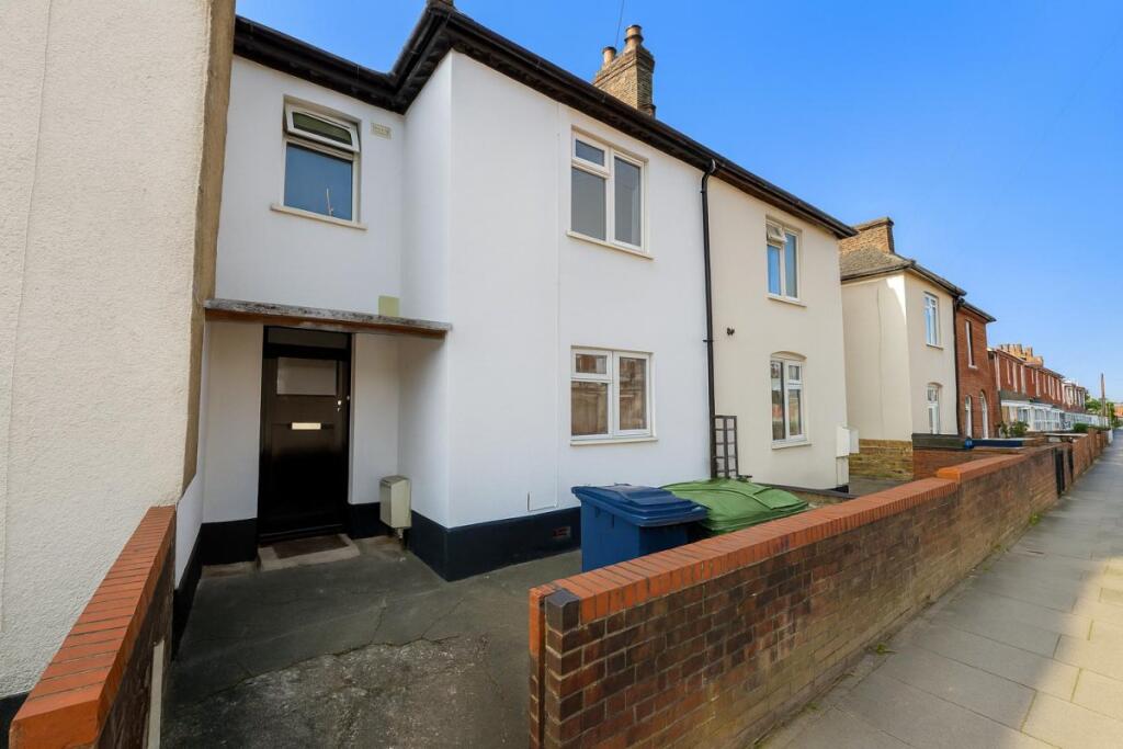 1 bed House Share for rent in Downley. From Chiltern Hills - High Wycombe 1 bed House Share for rent in Downley. From Chiltern Hills - High Wycombe