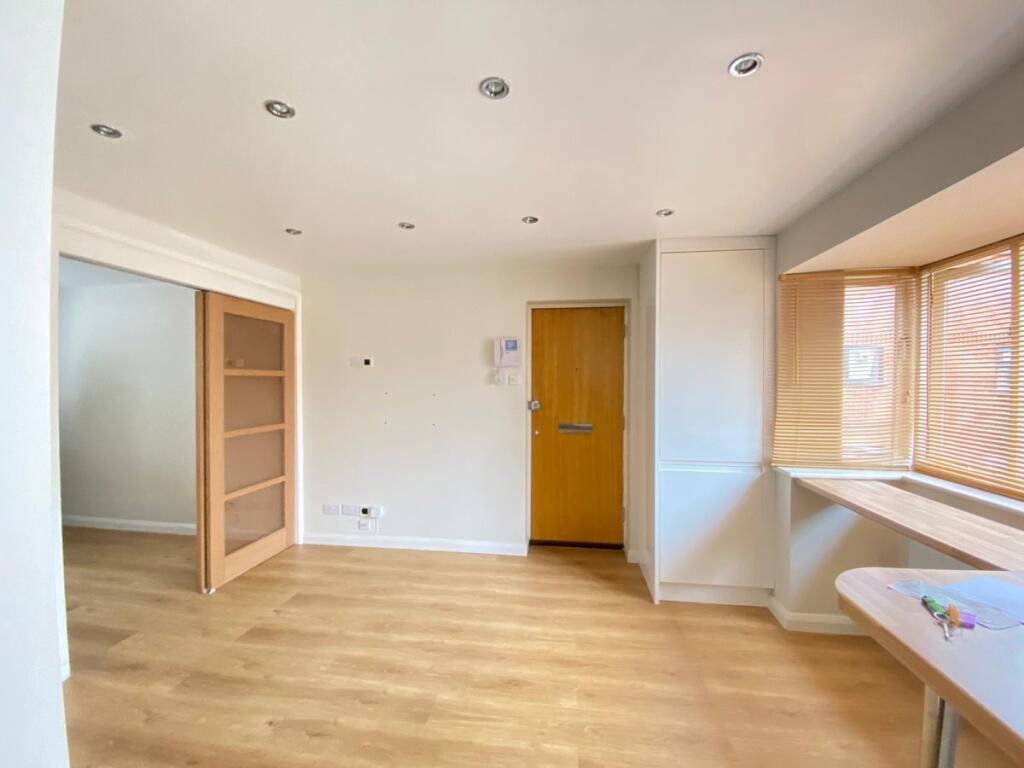 1 bed 1st Floor Flat for rent in High Wycombe. From Chiltern Hills - High Wycombe
