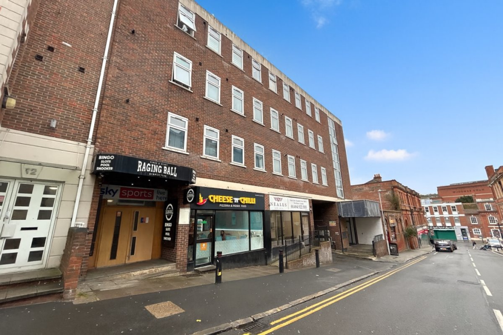 1 bed 1st Floor Flat for rent in Downley. From Chiltern Hills - High Wycombe