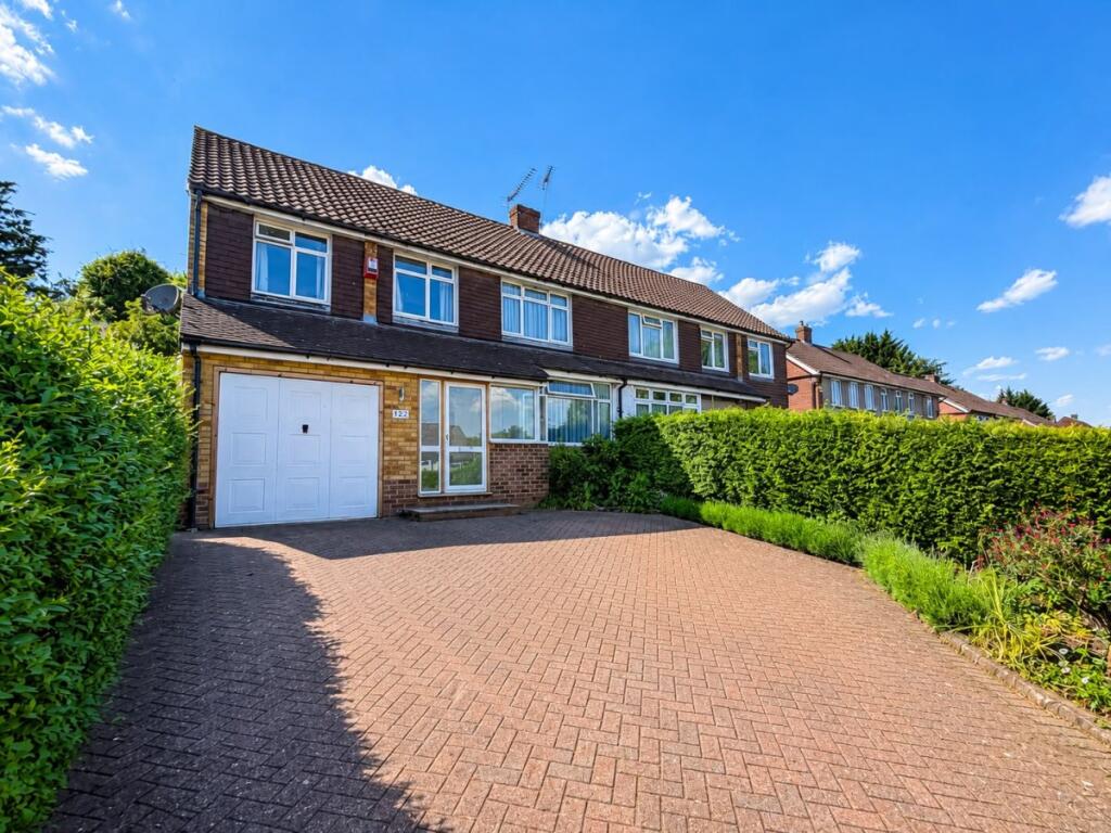 4 bed Semi Detached for rent in High Wycombe. From Chiltern Hills - High Wycombe