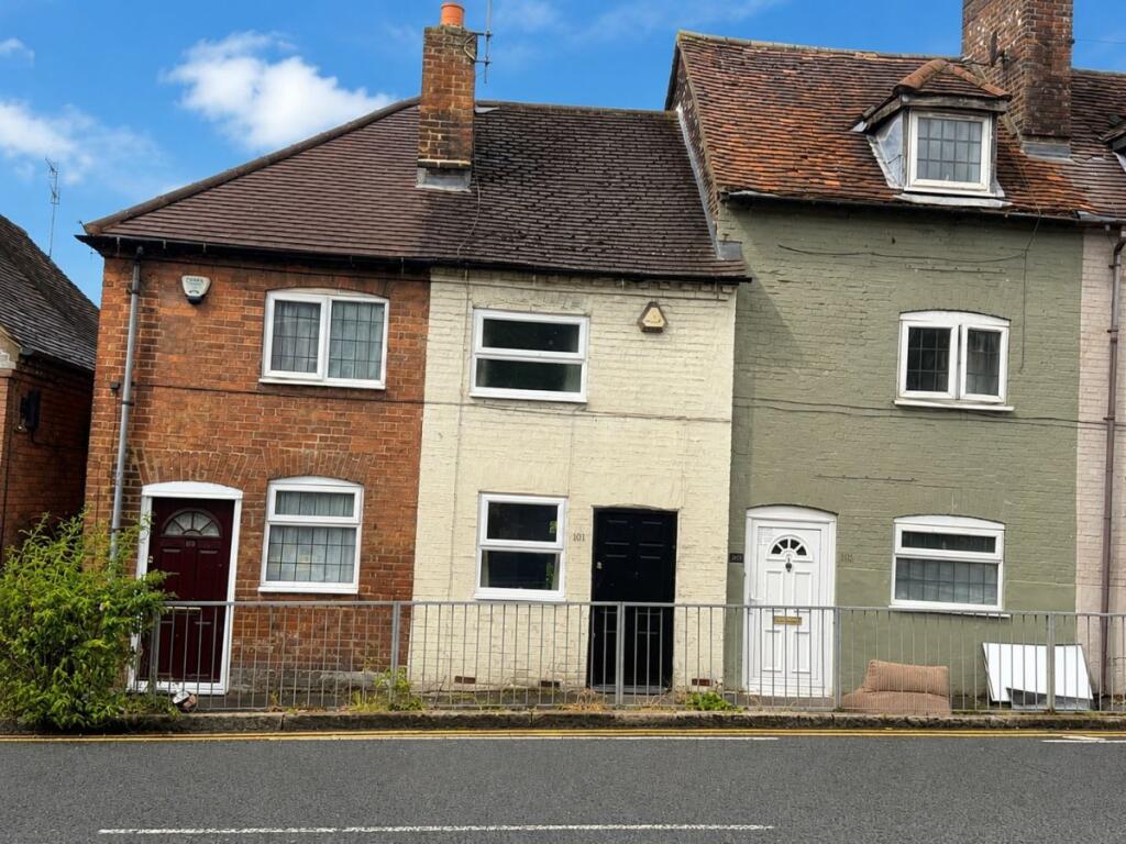 1 bed Mid Terraced House for rent in High Wycombe. From Chiltern Hills - High Wycombe