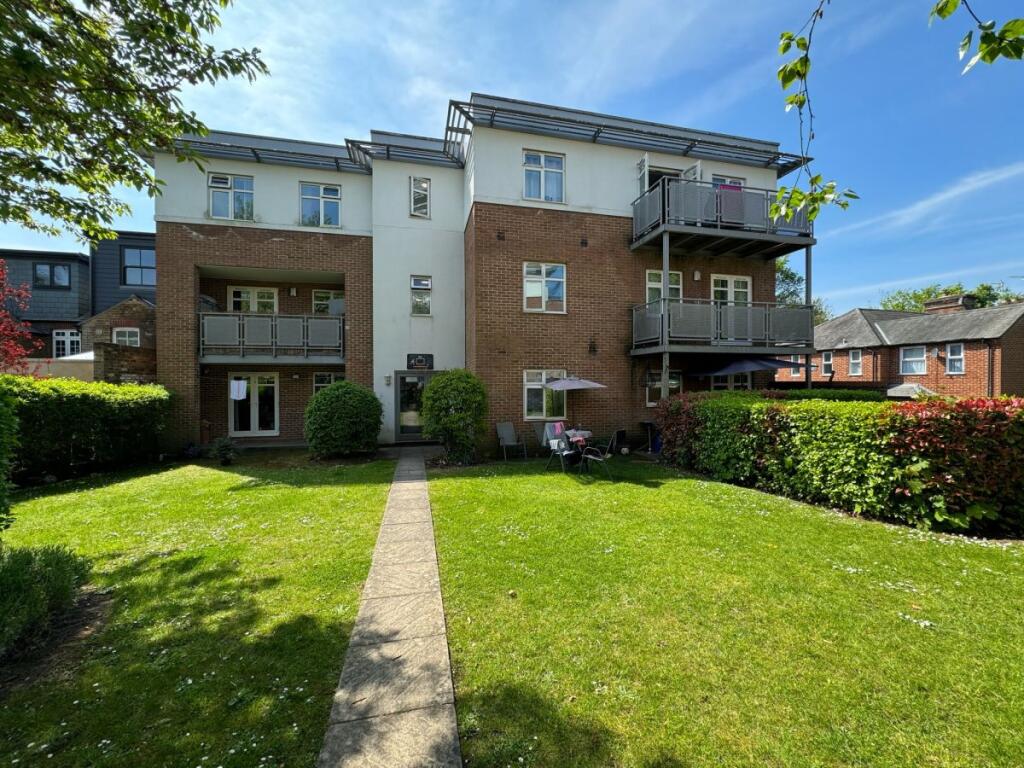 2 bed 1st Floor Flat for rent in Downley. From Chiltern Hills - High Wycombe