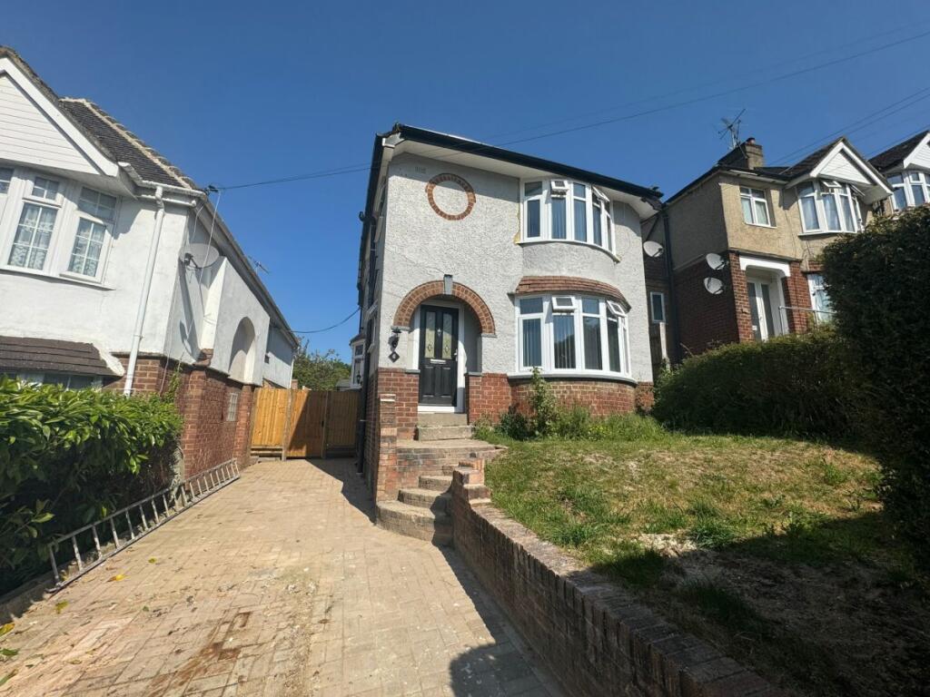 6 bed Detached for rent in Downley. From Chiltern Hills - High Wycombe 6 bed Detached for rent in Downley. From Chiltern Hills - High Wycombe
