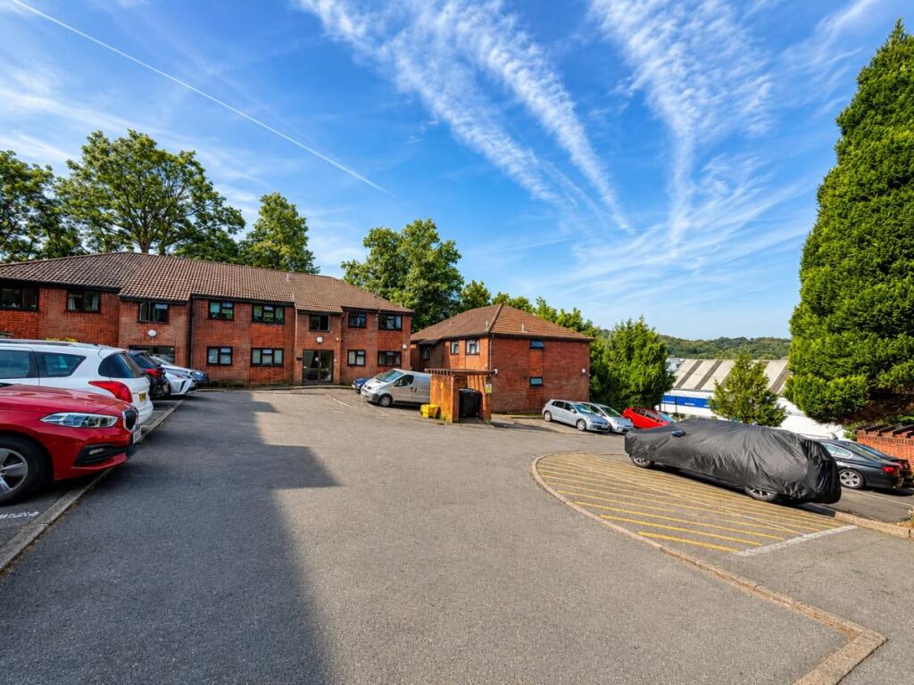 2 bed Apartment for rent in Downley. From Chiltern Hills - High Wycombe 2 bed Apartment for rent in Downley. From Chiltern Hills - High Wycombe