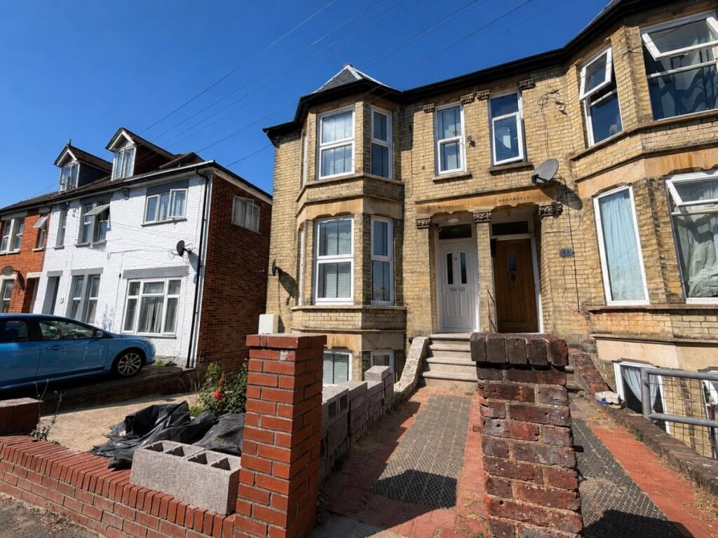 4 bed Studio for rent in High Wycombe. From Chiltern Hills - High Wycombe