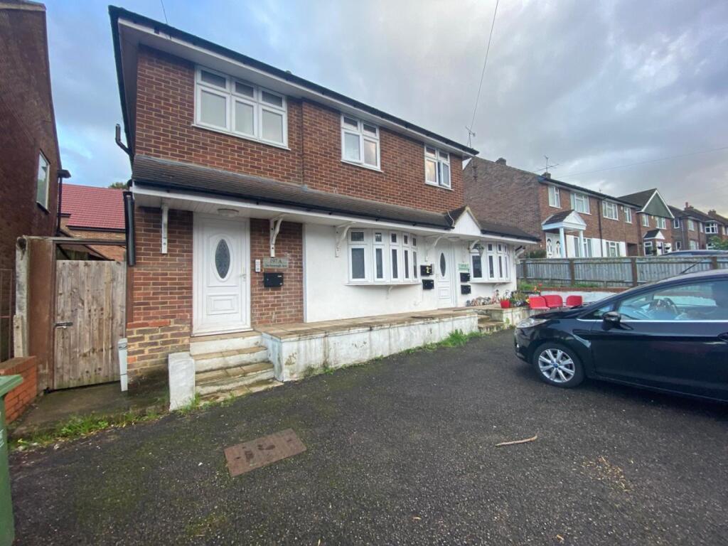 4 bed 1st Floor Flat for rent in High Wycombe. From Chiltern Hills - High Wycombe