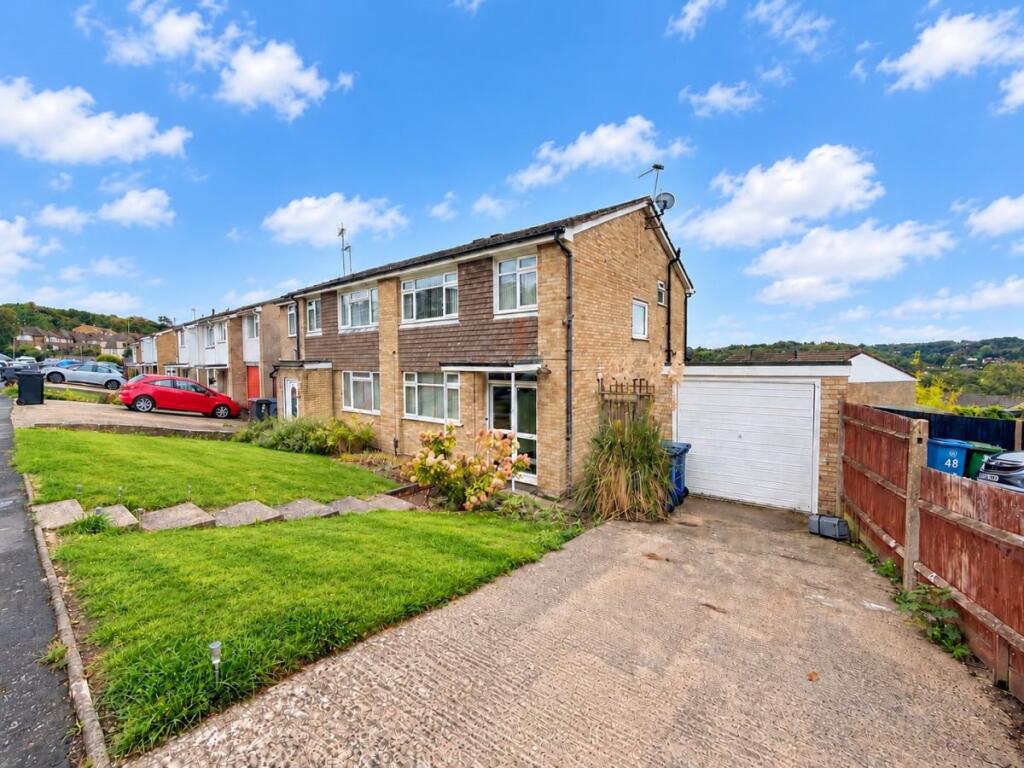 3 bed Semi Detached for rent in High Wycombe. From Chiltern Hills - High Wycombe