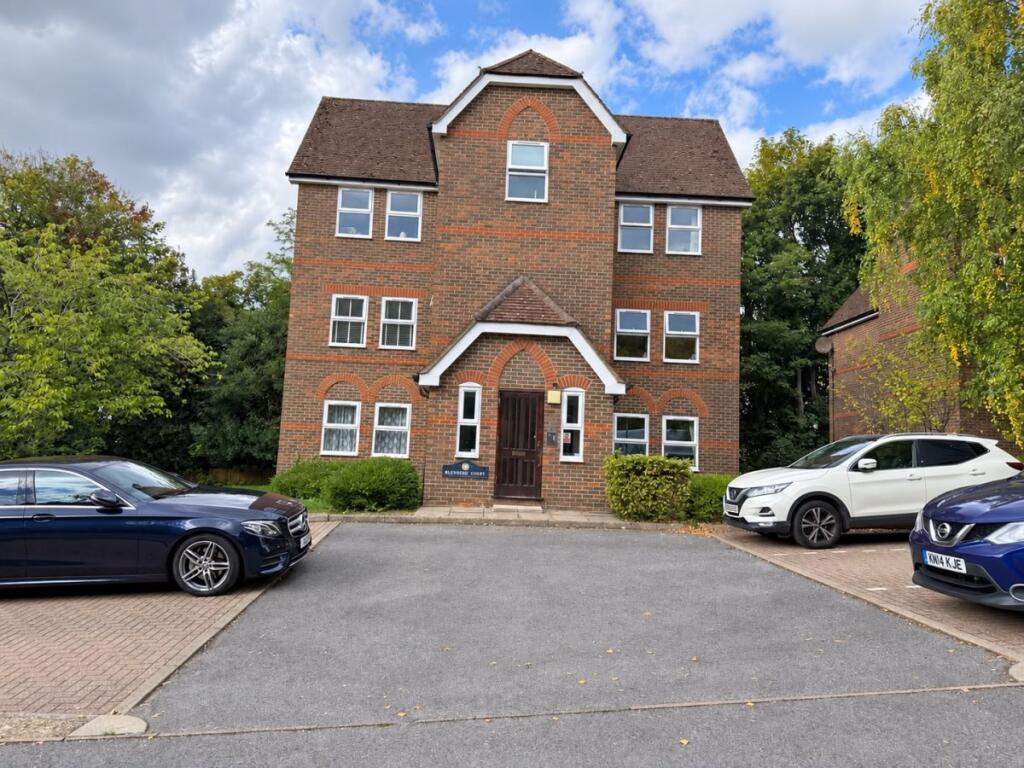 2 bed 1st Floor Flat for rent in High Wycombe. From Chiltern Hills - High Wycombe 2 bed 1st Floor Flat for rent in High Wycombe. From Chiltern Hills - High Wycombe
