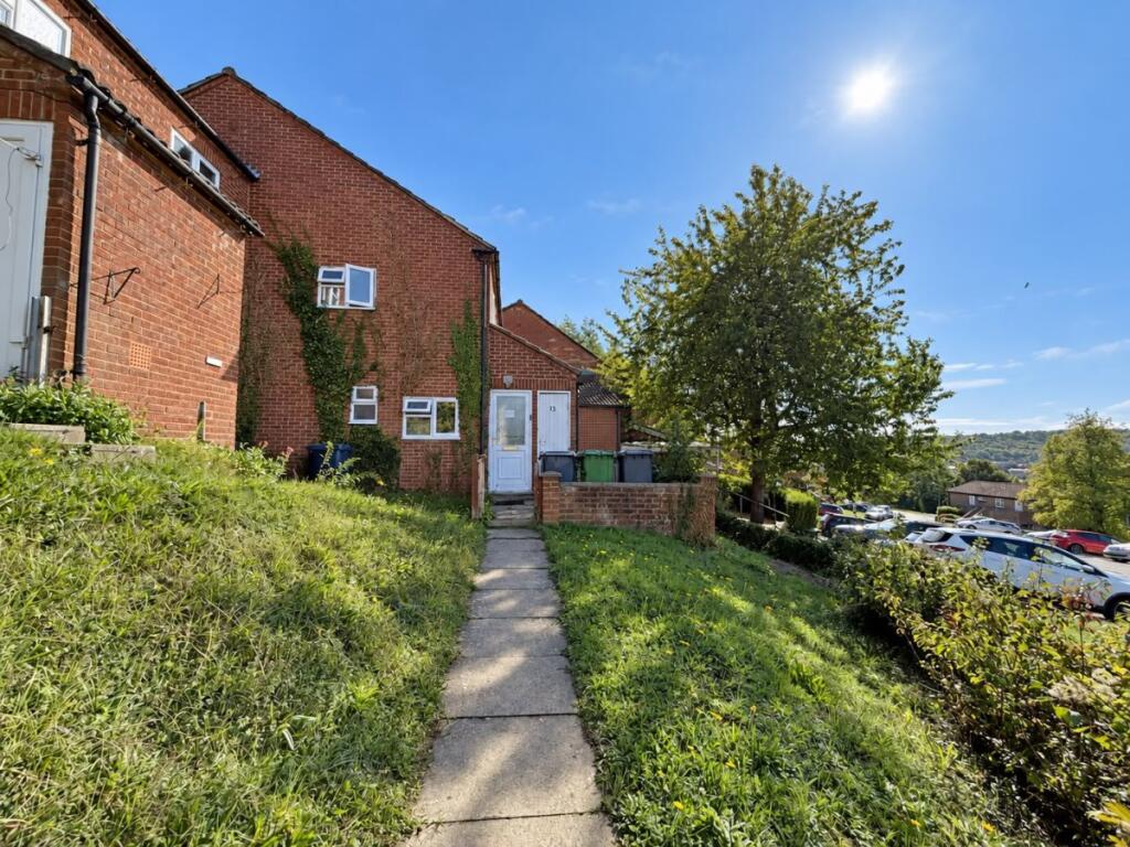 4 bed Semi Detached for rent in High Wycombe. From Chiltern Hills - High Wycombe