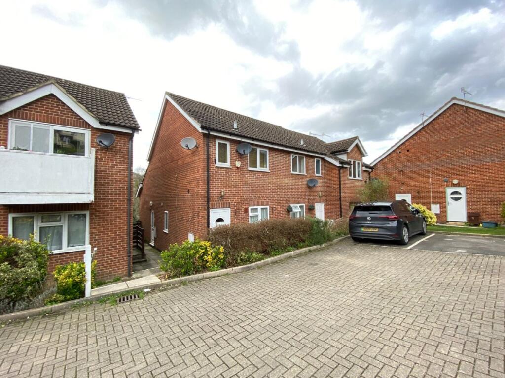 1 bed Annexe for rent in High Wycombe. From Chiltern Hills - High Wycombe 1 bed Annexe for rent in High Wycombe. From Chiltern Hills - High Wycombe