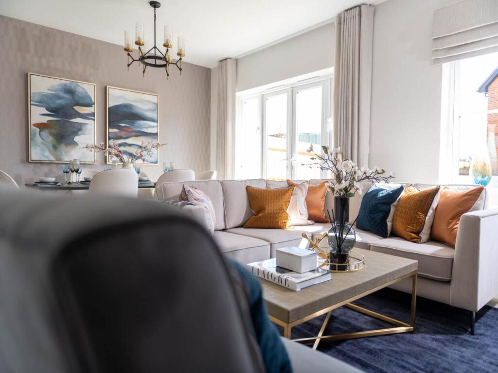 3 bed Semi Detached for rent in Newell Green. From Carr Williams - Ascot