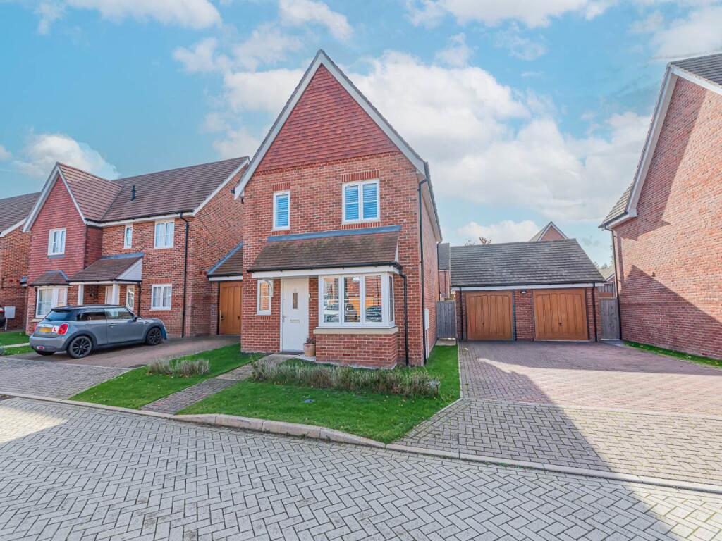 3 bed Detached for rent in Wokingham. From Carr Williams - Ascot