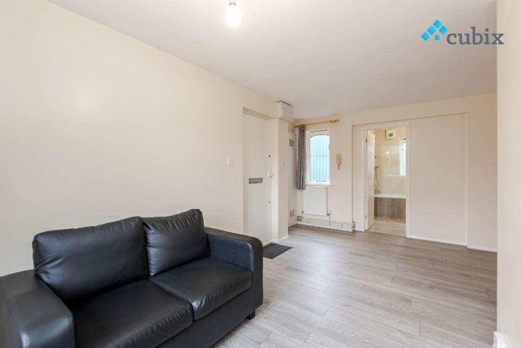 3 bed 1st Floor Flat for rent in Deptford. From Cubix Estate Agents - London