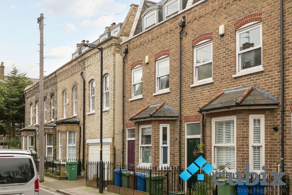 4 bed Mid Terraced House for rent in Bermondsey. From Cubix Estate Agents - London