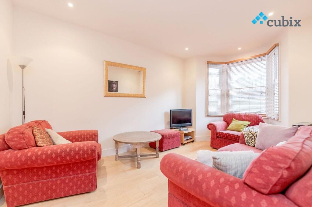 5 bed Mid Terraced House for rent in Bermondsey. From Cubix Estate Agents - London