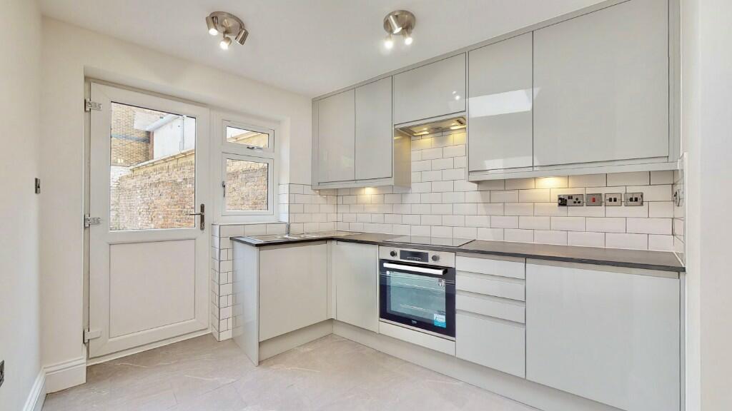 2 bed House (unspecified) for rent in Bermondsey. From Cubix Estate Agents - London