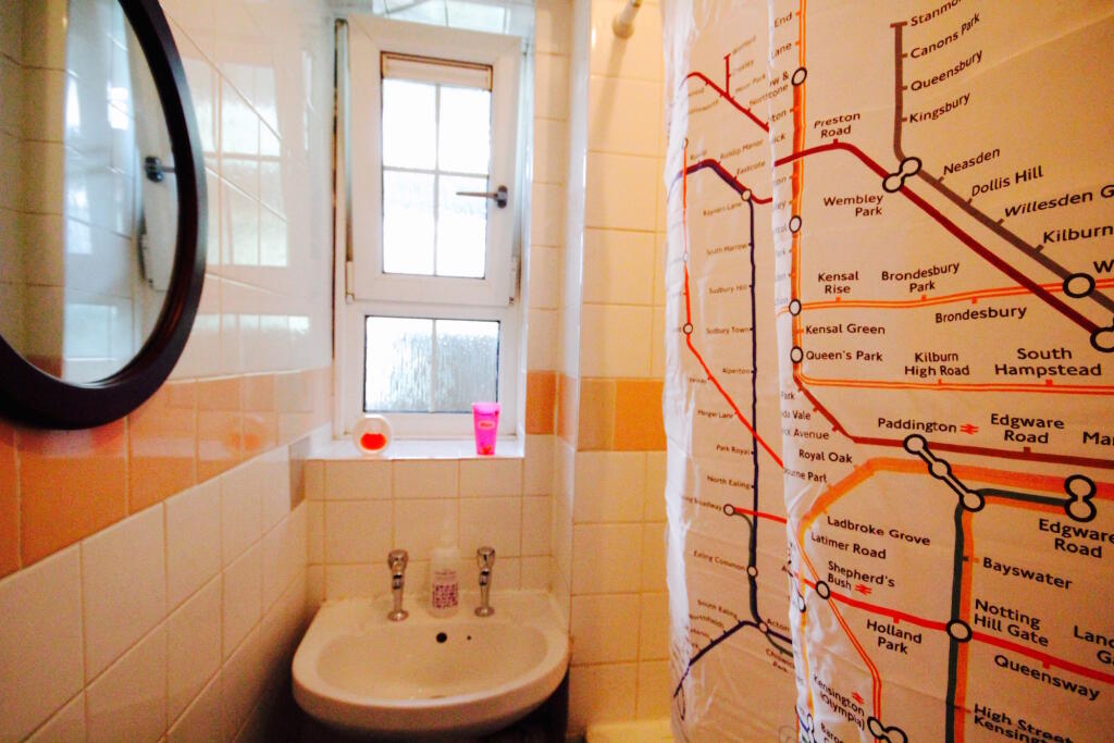 3 bed 1st Floor Flat for rent in Deptford. From Cubix Estate Agents - London 3 bed 1st Floor Flat for rent in Deptford. From Cubix Estate Agents - London