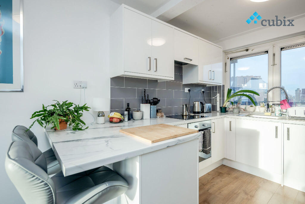 3 bed 1st Floor Flat for rent in Bermondsey. From Cubix Estate Agents - London