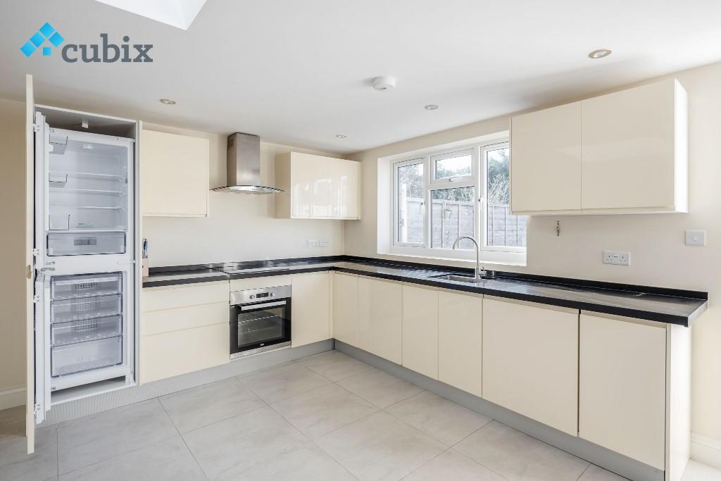 3 bed House (unspecified) for rent in Penge. From Cubix Estate Agents - London