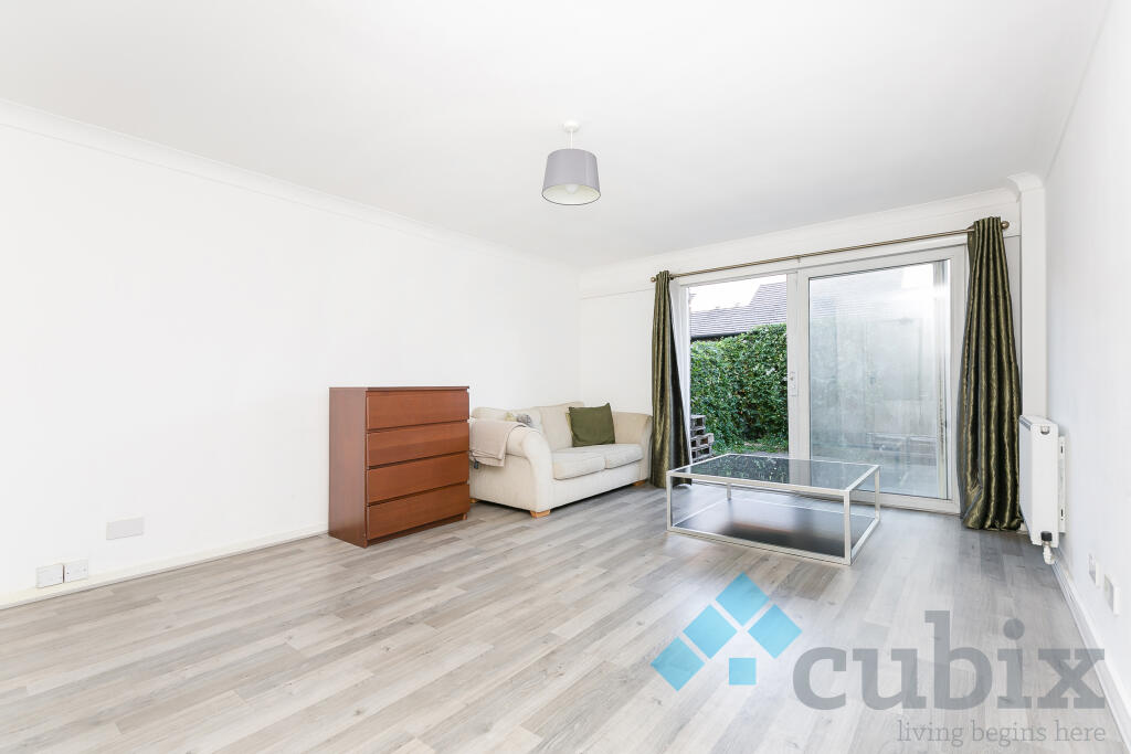 3 bed Mid Terraced House for rent in Bermondsey. From Cubix Estate Agents - London