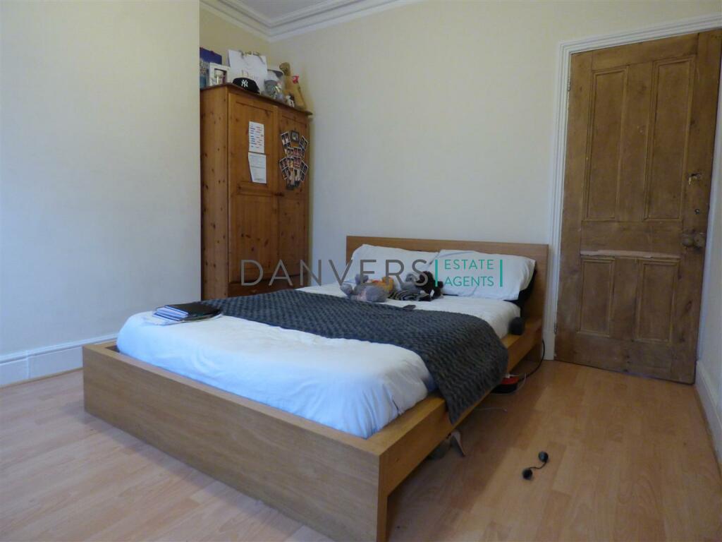 3 bed Mid Terraced House for rent in Leicester Forest East. From Danvers Estate Agents - Leicester