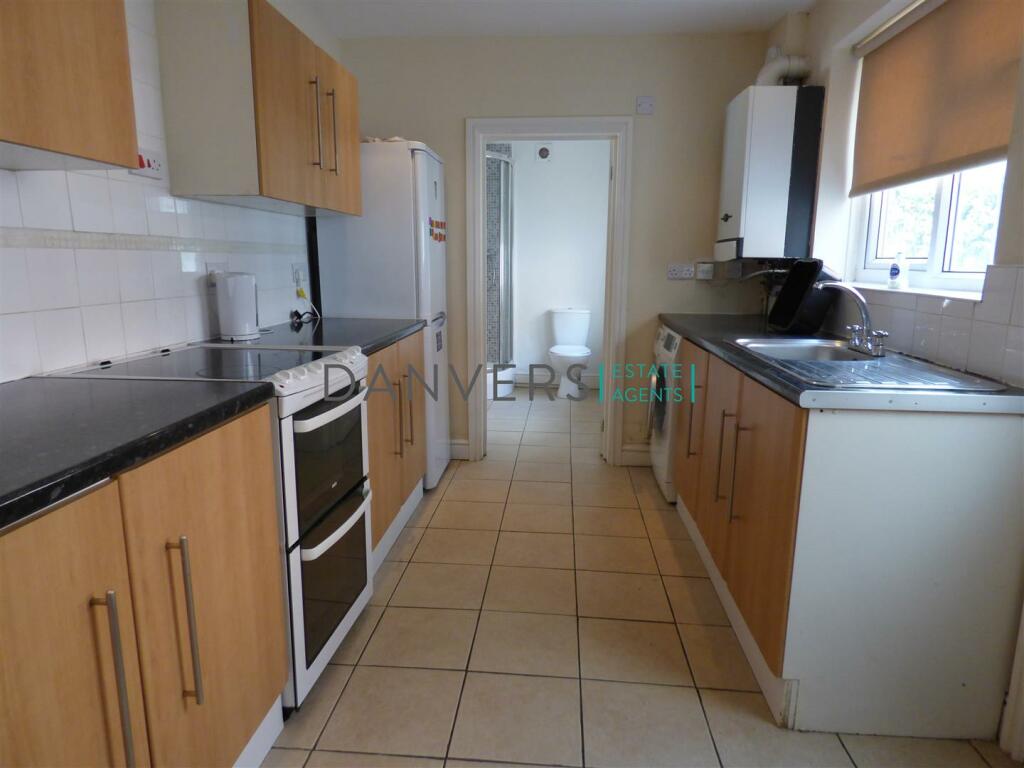 4 bed Mid Terraced House for rent in Leicester Forest East. From Danvers Estate Agents - Leicester