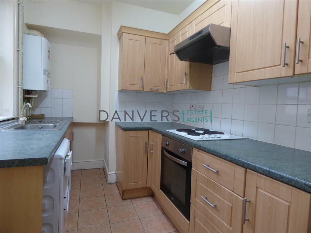 3 bed Mid Terraced House for rent in Stoughton. From Danvers Estate Agents - Leicester
