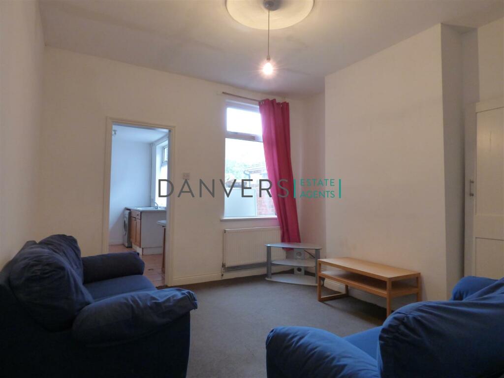 4 bed Mid Terraced House for rent in Leicester Forest East. From Danvers Estate Agents - Leicester