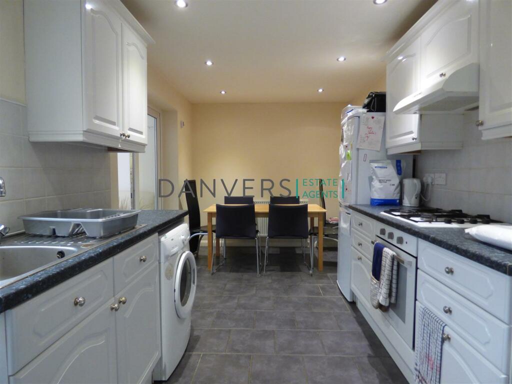 4 bed Semi-Detached House for rent in Stoughton. From Danvers Estate Agents - Leicester